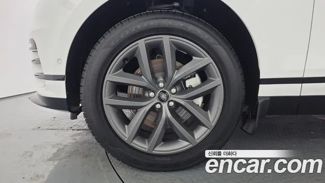 Land Rover Range Rover Velar Range Rover Velar 2.0 P250 Dynamic SE — Фото автомобиля 8