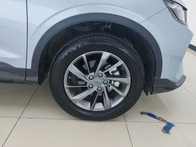 Geely Binyue — Фото автомобиля 6