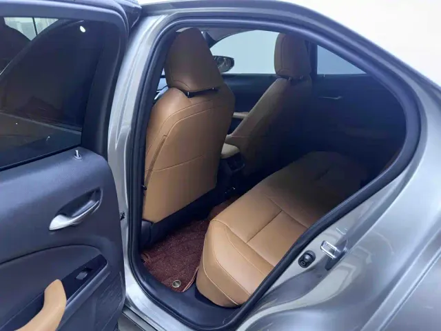 Lexus UX — Фото автомобиля 10