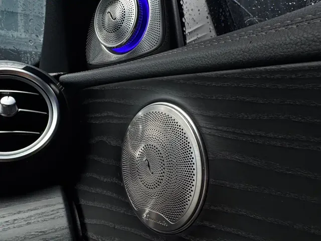 Mercedes-Benz E-Class — Фото автомобиля 13