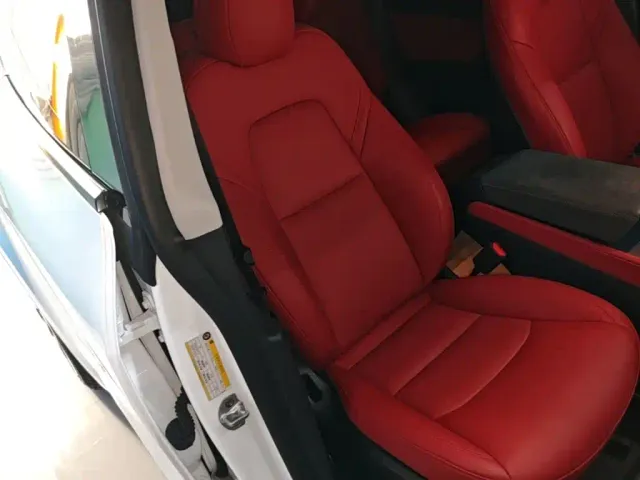 Tesla Model Y — Фото автомобиля 24