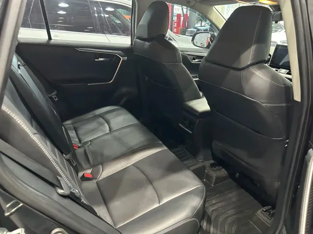 Toyota RAV4 — Фото автомобиля 15