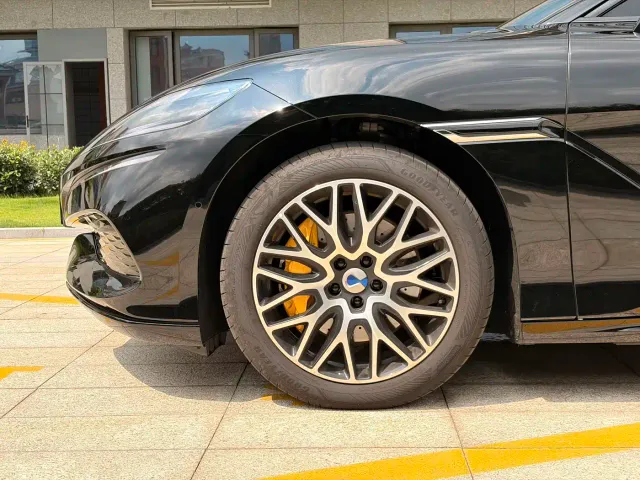 Denza Z9GT — Фото автомобиля 4