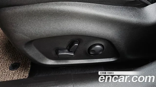 Jeep Renegade — Фото автомобиля 30