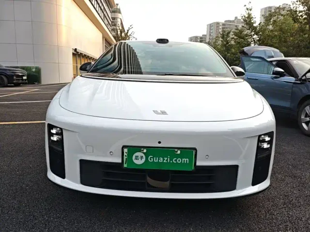 Li Auto i6 — Фото автомобиля 2