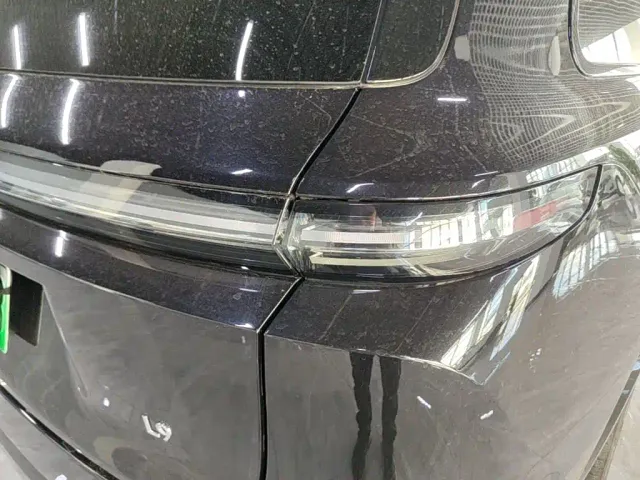 Li Auto L9 — Фото автомобиля 7