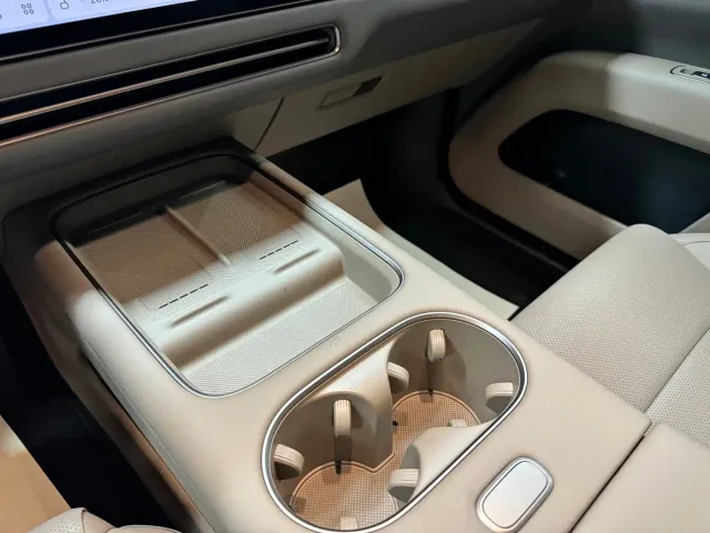 Li Auto i6 — Фото автомобиля 9