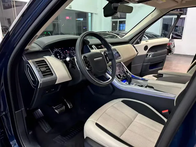 Land Rover Range Rover Sport — Фото автомобиля 6