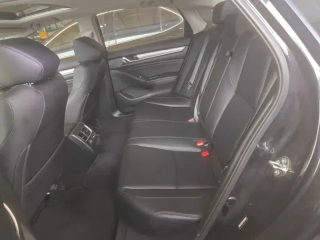 Honda Accord — Фото автомобиля 16