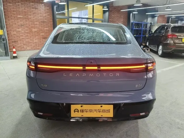 Leapmotor B01 — Фото автомобиля 8