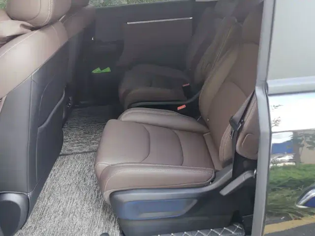 Wuling Starlight 730 — Фото автомобиля 11