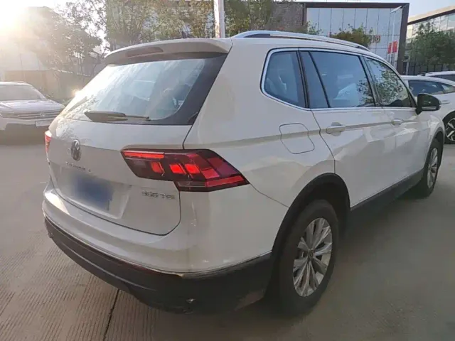Volkswagen Tiguan L — Фото автомобиля 6