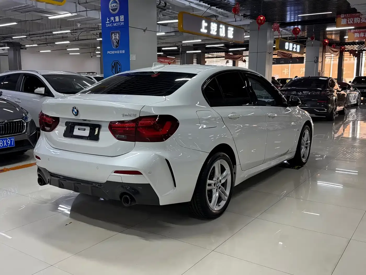 BMW BMW 1 Series 2023 120i M Sport Radiance Edition — Фото автомобиля 9