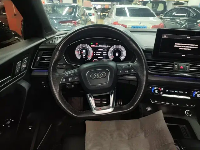 Audi Q5L — Фото автомобиля 10