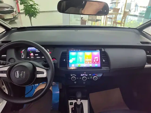 Honda Fit — Фото автомобиля 9