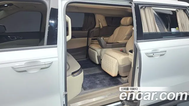 Kia Carnival Generation 4 — Фото автомобиля 16