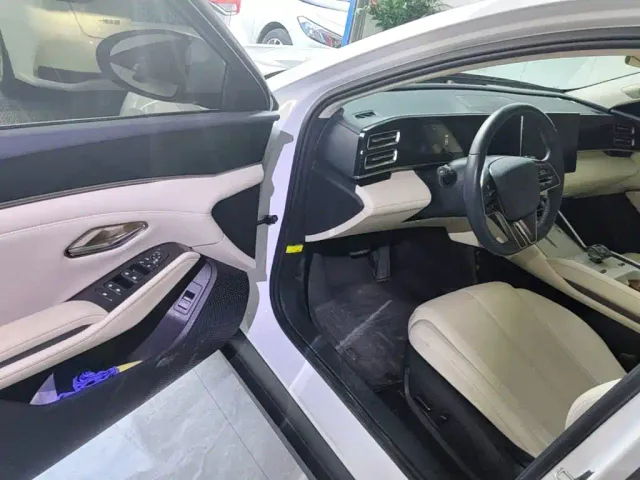 BYD Qin L — Фото автомобиля 15