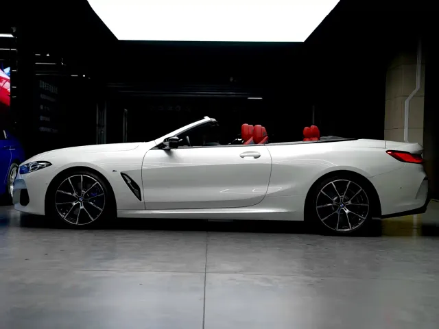 BMW 8 Series — Фото автомобиля 3