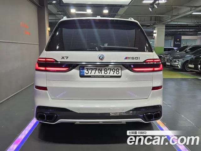 BMW X7 M60i xDrive M Sport 6 мест — Фото автомобиля 4