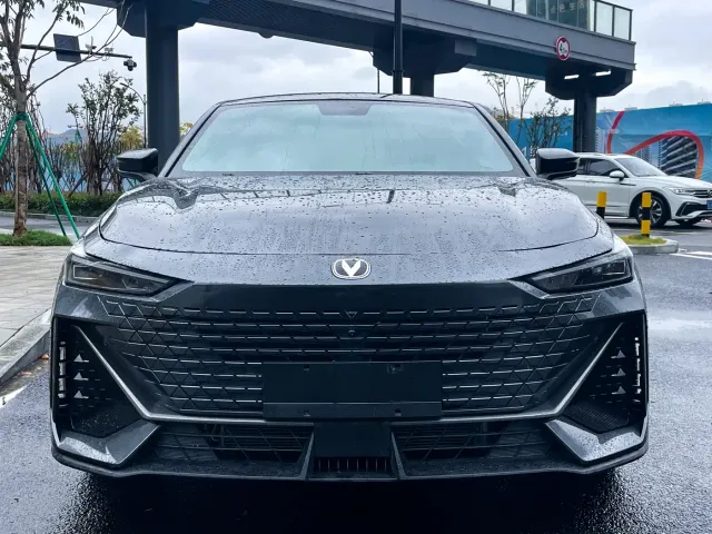 Фотография автомобиля — Changan UNI-V