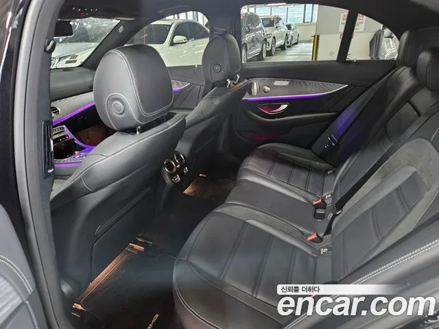 Mercedes-Benz E-Class — Фото автомобиля 10