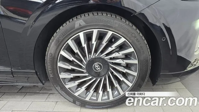 Hyundai Grandeur Grandeur (GN7) 3.5 Бензин 2WD — Фото автомобиля 21