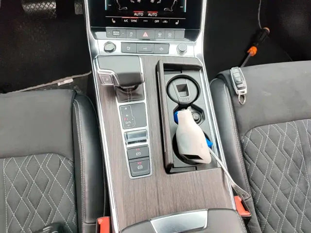 Audi A7L — Фото автомобиля 13