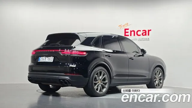 Porsche Cayenne — Фото автомобиля 2