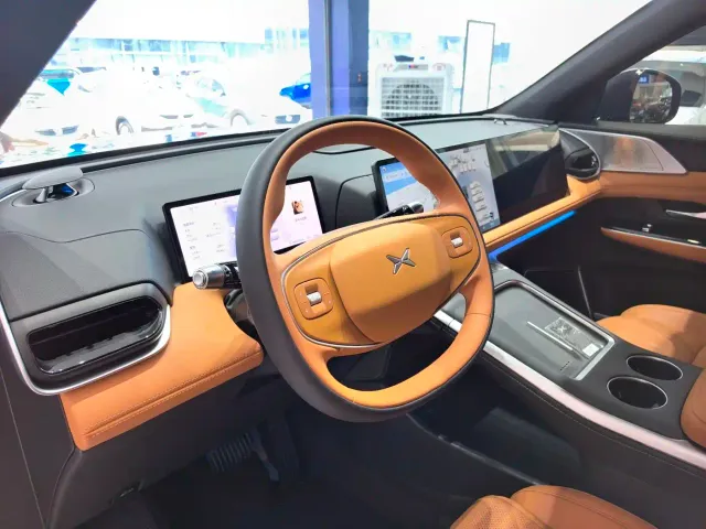 Xpeng G9 — Фото автомобиля 5