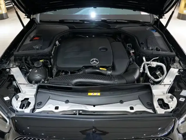 Mercedes-Benz E-Class — Фото автомобиля 8