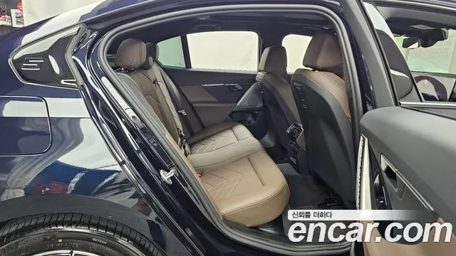 BMW 5-Series — Фото автомобиля 11