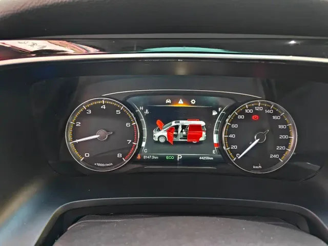 GAC Trumpchi M8 — Фото автомобиля 4