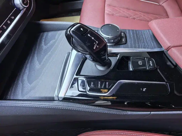 BMW 5 Series — Фото автомобиля 12