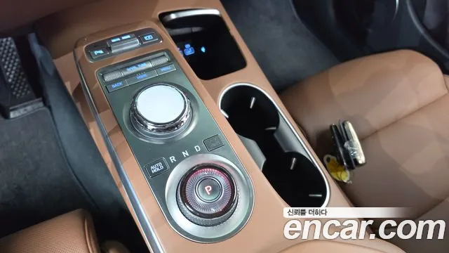 Genesis GV70 — Фото автомобиля 12
