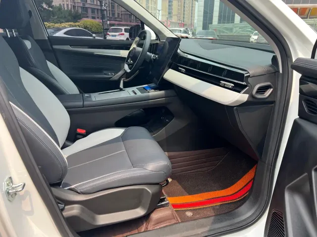 Geely Boyue L — Фото автомобиля 10