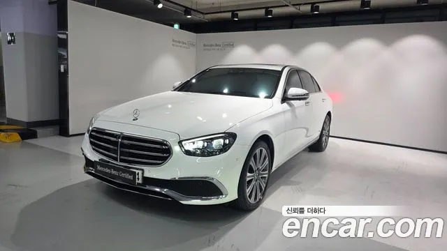 Mercedes-Benz E-Class — Фото автомобиля 3