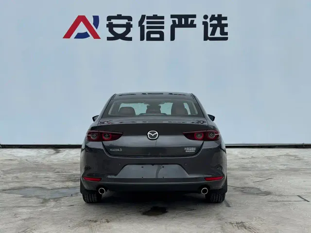 Mazda Axela — Фото автомобиля 5