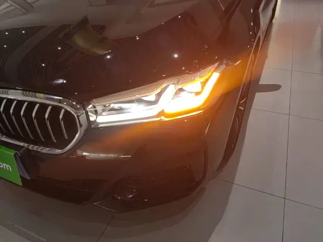 BMW 5 Series — Фото автомобиля 23