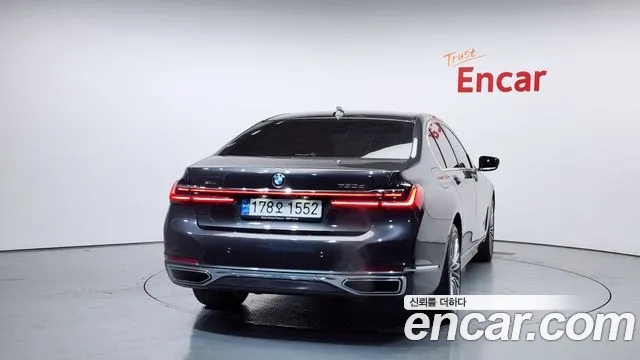 BMW 7-Series — Фото автомобиля 4