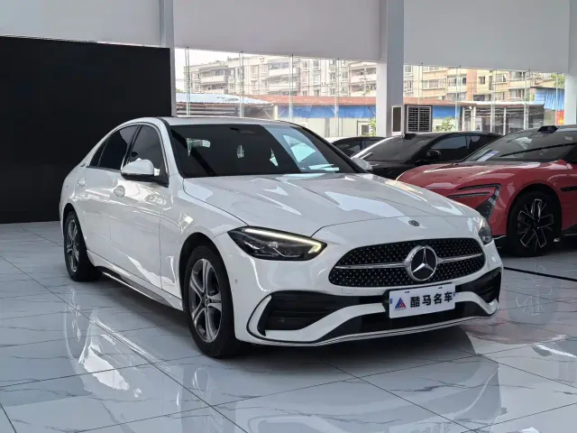 Mercedes-Benz C-Class — Фото автомобиля 3