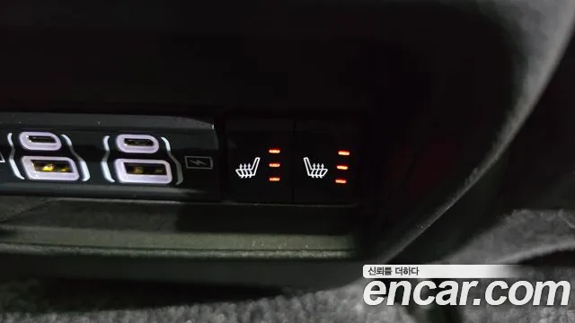 Jeep Cherokee Grand Cherokee(WL) 3.6 Overland — Фото автомобиля 18