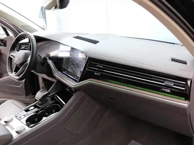 Volkswagen Touareg — Фото автомобиля 22
