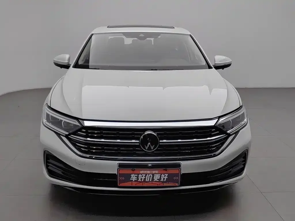Volkswagen Sagitar 2025 300TSI DSG Surpass Edition — Фото автомобиля 3