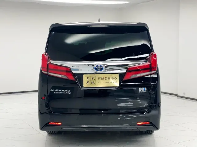 Toyota Alphard — Фото автомобиля 6