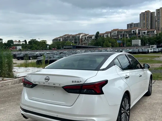 Nissan Teana — Фото автомобиля 9