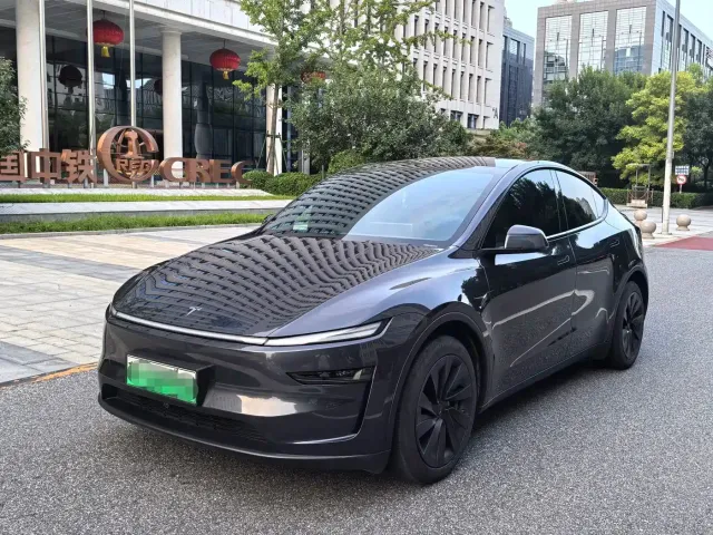 Фотография автомобиля — Tesla Model Y