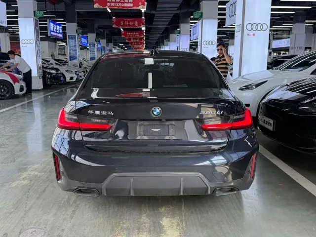 BMW BMW 3 Series 2023 325Li M Sport Black Night Package — Фото автомобиля 4