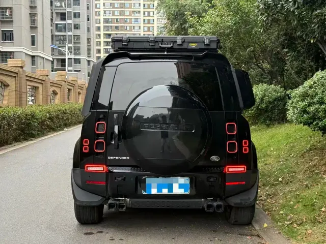 Land Rover Defender — Фото автомобиля 5