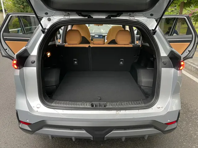 Geely Galaxy L7 — Фото автомобиля 21