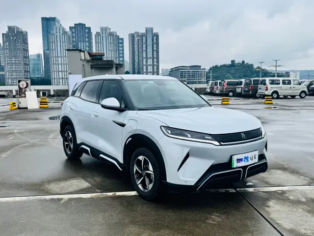 BYD Yuan UP — Фото автомобиля 8